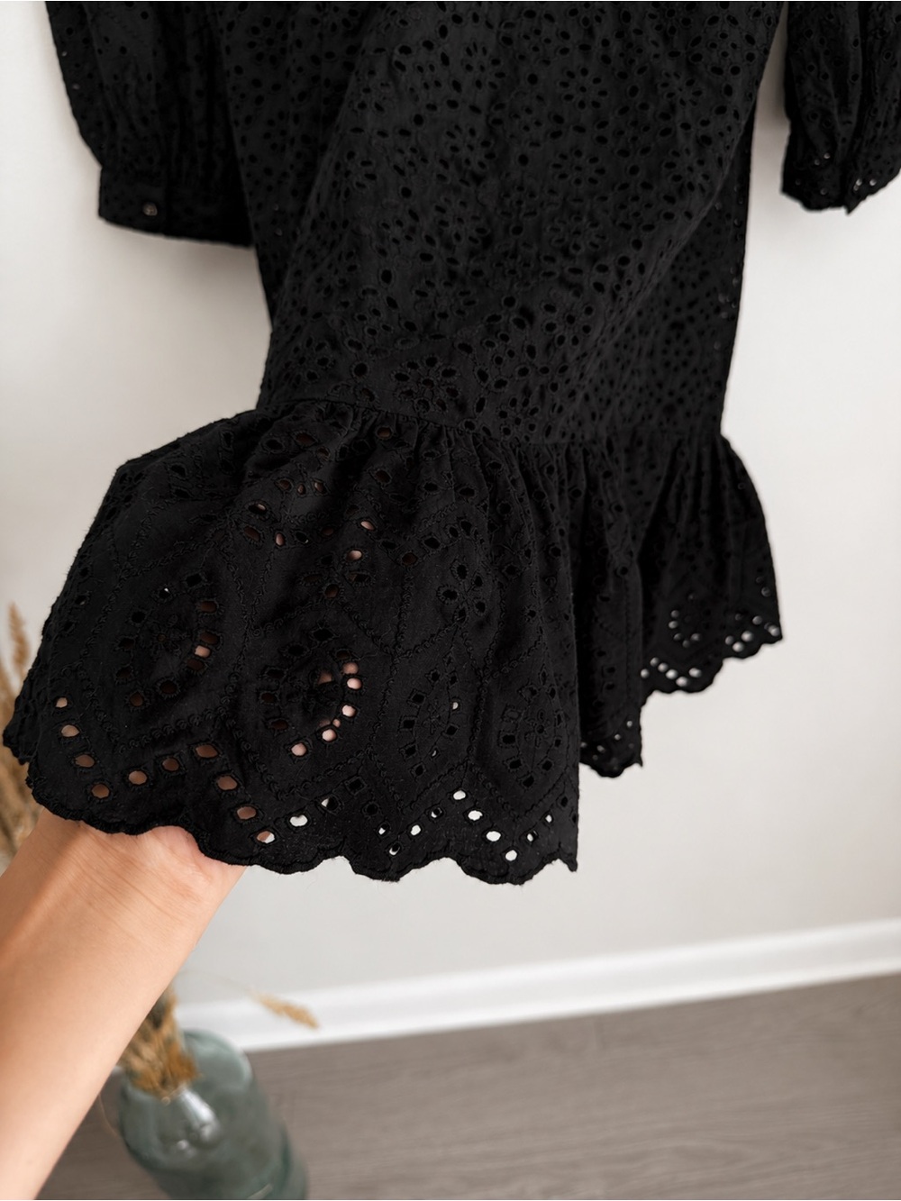Veronica Beard Black Eyelet Cotton Mini Dress Size 2 Puff Sleeve - Picture 9 of 13